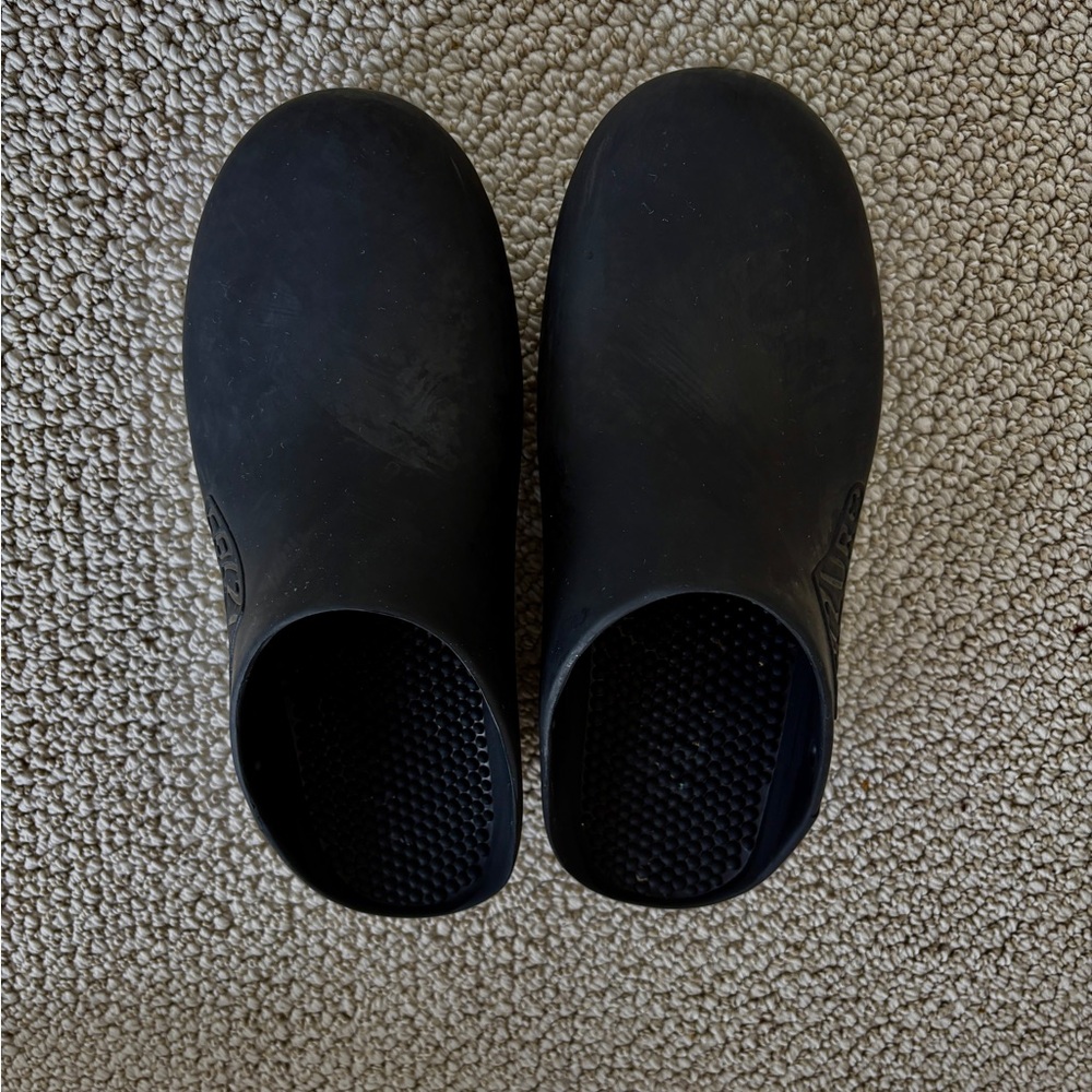 Calzuro black clogs